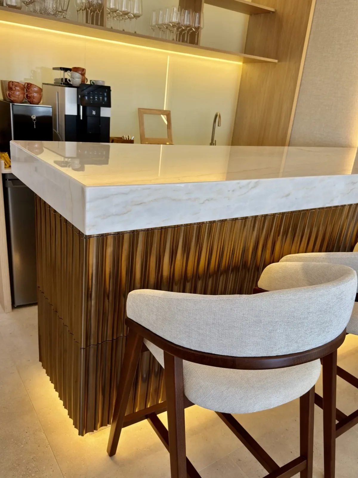 Breakfast bar with the coffee machine in the background